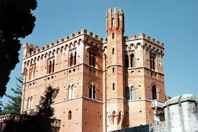 Castello di Brolio, facade