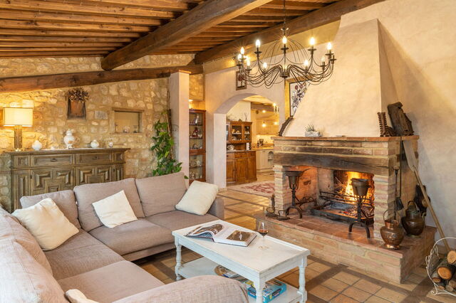 Villa L'elsa Beautiful Country Home, living room