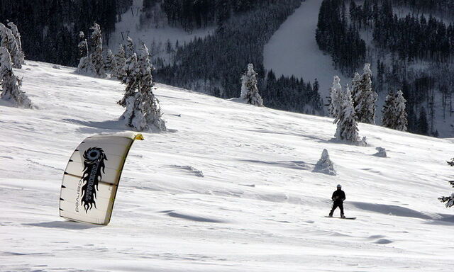 kite boarding on the slope