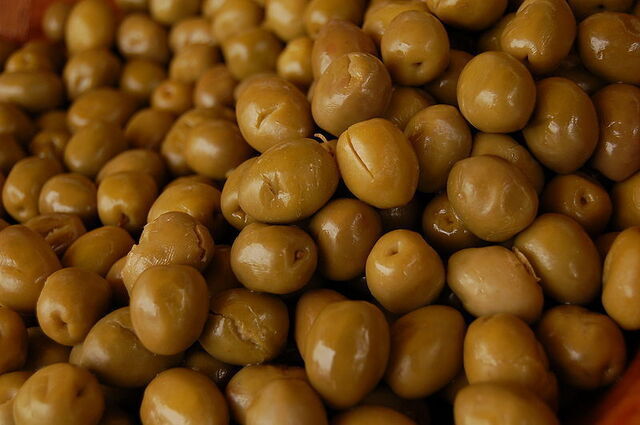pitted olives