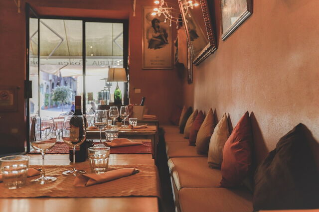 Osteria Tosca, interior