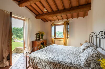 Alessandra Alla Poggetta, bedroom