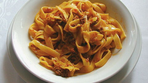 Fettuccine with ragù sauce