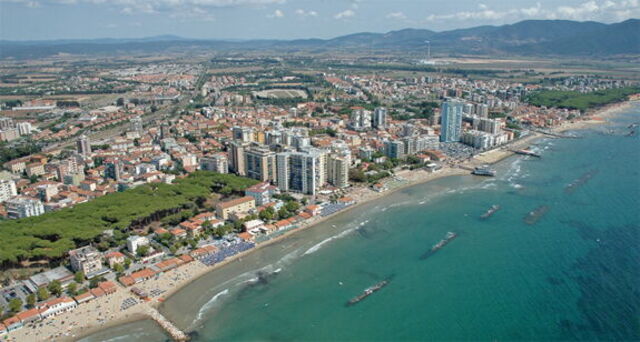 Follonica town
