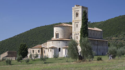View of the Abbey in a sunny day