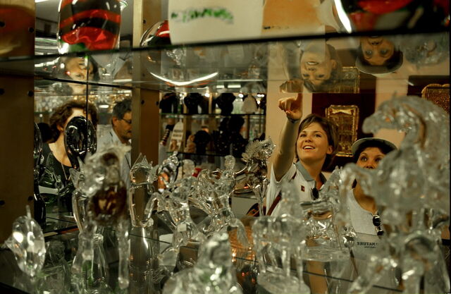 Shopping for Murano glass