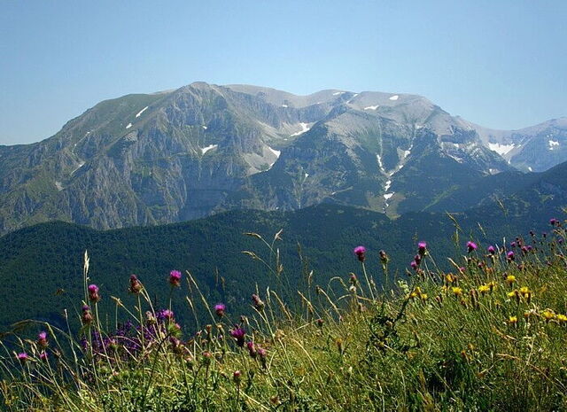 A beautiful view of Tuscany mountains