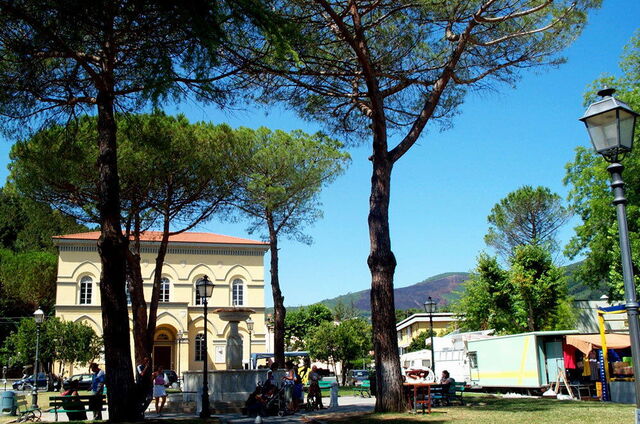 village square in vicopisano
