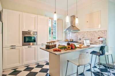 Villa Staggia, kitchen