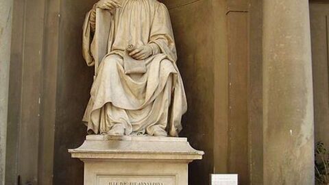 statue of Arnolfo di Cambio