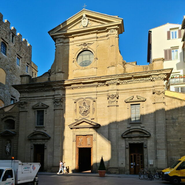 Santa Trinita, exterior