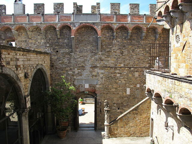 Courtyard, Vincigliata Castle