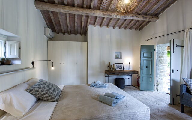 Tenuta Pomona, interior