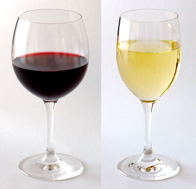 glass of red and white wine