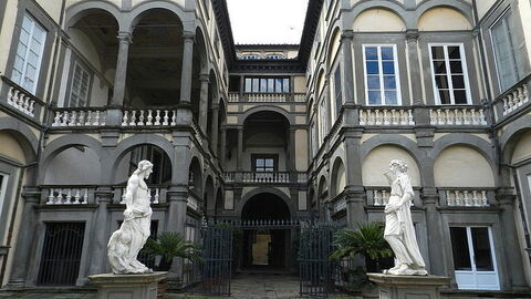 Palazzo Pfanner, facade
