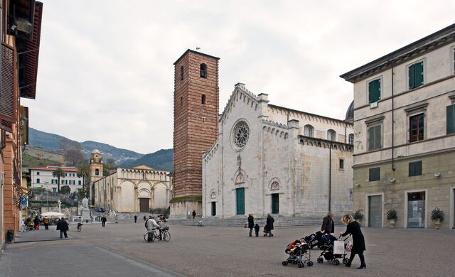 Pietrasanta town sqaure