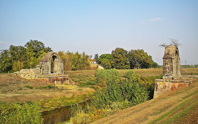 Medici bridge near Poggio a Caiano