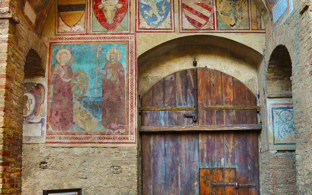 Palazzo Comunale courtyard in San Gimignano