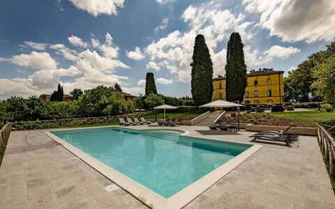 Villa Rocchi: Swimming Pool, Sky, Property, Water, Daytime, Real Estate, Building, Architecture, Reflecting Pool, Cloud