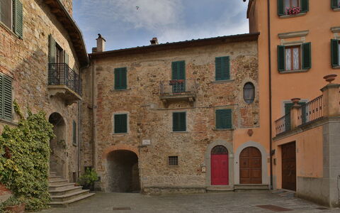 Villa Fracassini: Building, Town, Property, Architecture, Medieval Architecture, Facade, Wall, Neighbourhood, Courtyard, House