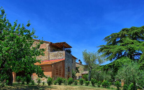 Casa Olivia: Sky, Property, Vegetation, Tree, House, Natural Landscape, Architecture, Rural Area, Cloud, Home