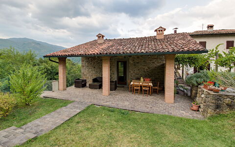 Il Nido In Garfagnana: Property, House, Building, Cottage, Home, Real Estate, Rural Area, Farmhouse, Land Lot, Estate
