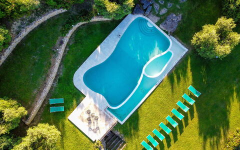 Villa Ardene: Plant, Water Resources, Water, Green, Natural Landscape, Land Lot, Urban Design, Tree, Body Of Water, Grass