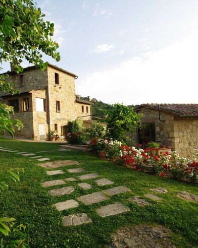 Villa Ardene: Property, House, Cottage, Building, Home, Flower, Rural Area, Plant, Garden, Real Estate