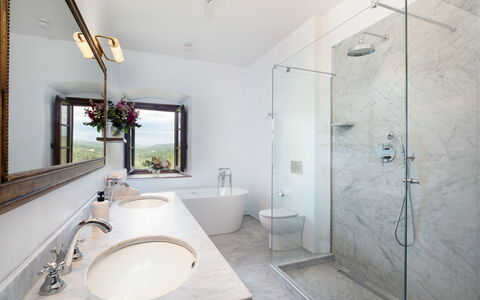 Villa Le Corti: Plumbing Fixture, Bathroom, Interior Design, Tap, Flooring, Ceiling, Plumbing, Sink, Mirror, Bathroom Sink