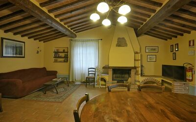 Tulipano: Room, Property, Building, Ceiling, Interior Design, Furniture, Real Estate, Floor, Attic, Living Room