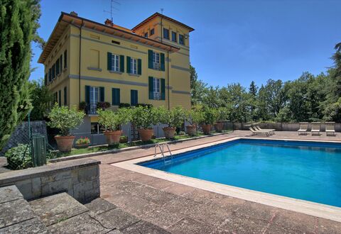 Il Poggio Di Patrignone: Property, Building, Real Estate, Swimming Pool, House, Estate, Home, Residential Area, Villa, Mansion