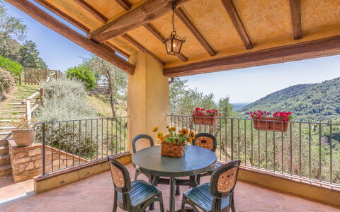 Villa Mastiano: Property, Real Estate, Building, Room, House, Furniture, Patio, Home, Backyard, Porch