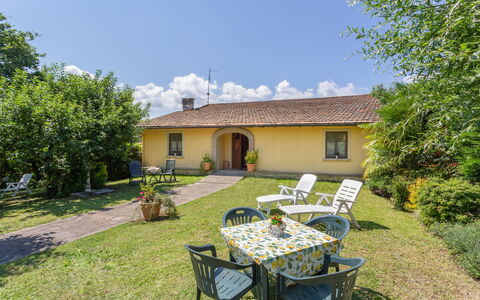 I Pioppi: Property, House, Real Estate, Cottage, Building, Yard, Home, Farmhouse, Estate, Rural Area