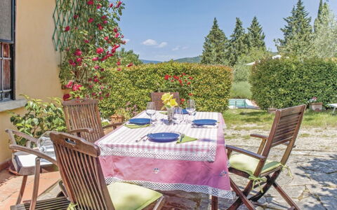 La Casetta: Property, Tablecloth, Table, Furniture, Outdoor Table, Patio, Real Estate, House, Room, Cottage