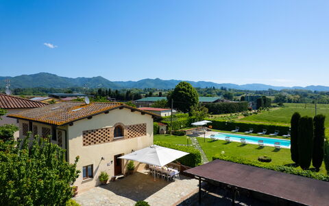 Villa Del Borgo: Resort, Estate, Hacienda, Umbrella, Garden, Villa, Lawn, Swimming Pool, Outdoor Furniture, Hotel