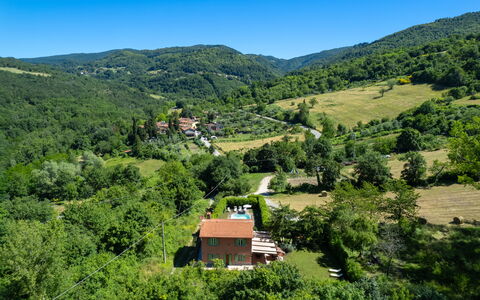 Villa Il Nido: Plant, Sky, Mountain, Plant Community, Natural Environment, Natural Landscape, Tree, Land Lot, Highland, House