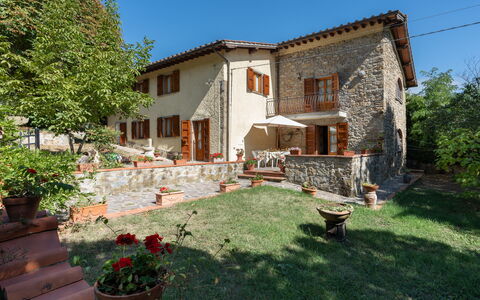 Casa Corella: Plant, Sky, Building, Window, Flowerpot, Tree, House, Land Lot, Flower, Grass