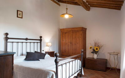 Accommodation:&nbsp;407