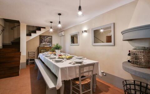 Case Sant'anna: Room, Property, Furniture, Building, Ceiling, Interior Design, Countertop, Dining Room, Floor, Table