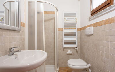 gaiole-apartment-gaiole-in-chianti-multiproperty-apartment-15-bathroom