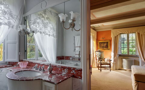 Villa de Ranieri: Furniture, Interior Design, Lighting, Room, Ceiling, Floor, Window Treatment, Chair, Curtain, Light Fixture