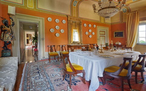 Villa de Ranieri: Room, Property, Building, Interior Design, Restaurant, Dining Room, Table, Furniture, Real Estate, Ceiling