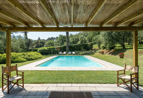 Villa de Ranieri: Plant, Property, Water, Swimming Pool, Nature, Azure, Shade, Rectangle, Leisure, Outdoor Furniture