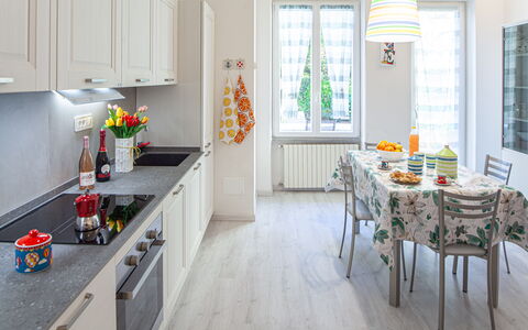 Casa Mary - Levanto: Furniture, Kitchen, Interior Design, Countertop, Flooring, Wood, Kitchen Appliance, Floor, Home, Table