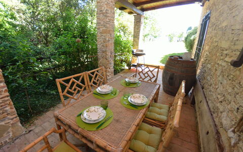 Bettina!: Property, Room, House, Cottage, Building, Tree, Real Estate, Breakfast, Table, Eco Hotel