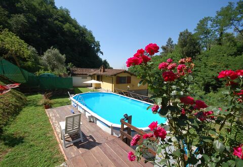 Casa Milena: Swimming Pool, Property, Botany, Flower, Leisure, Resort, Plant, Garden, Vacation, Villa