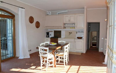 Accommodation:&nbsp;Lyra