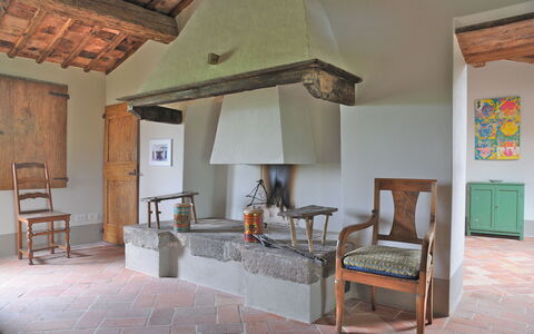 Podere Palazzo: Room, Property, Building, Interior Design, Furniture, Living Room, House, Ceiling, Real Estate, Table