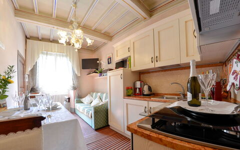 Appartamento Il Teatro: Property, Room, Building, Interior Design, Furniture, Real Estate, Kitchen, House, Ceiling, Architecture