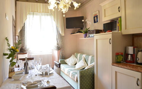 Appartamento Il Teatro: Room, Property, Interior Design, Furniture, Living Room, Building, House, Home, Real Estate, Floor